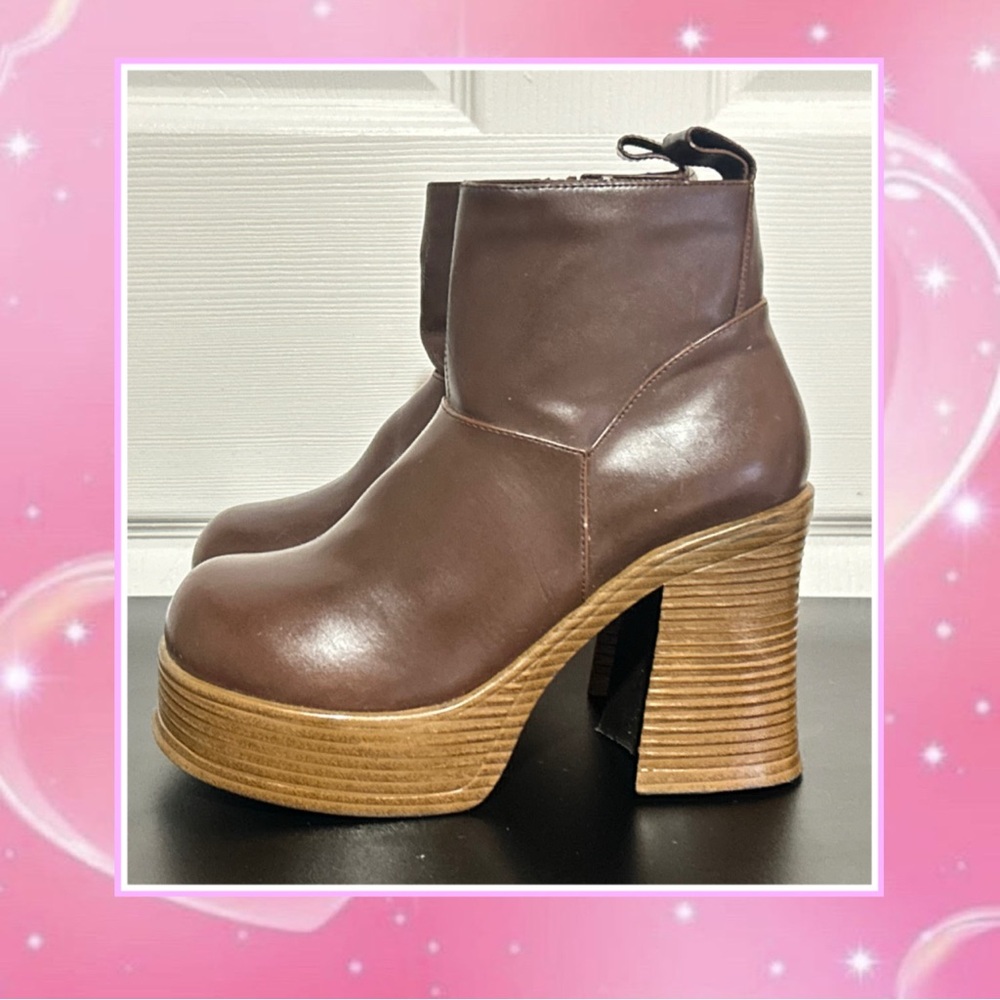 Vintage 90s Y2K Chunky Platform Boots